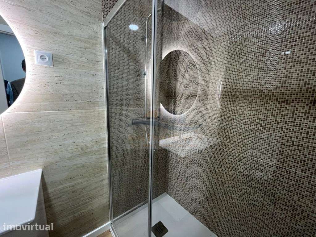 Elegância e Sofisticação em T3 Com Remodelação de Alto Nível, Suíte... - Grande imagem: 5/26