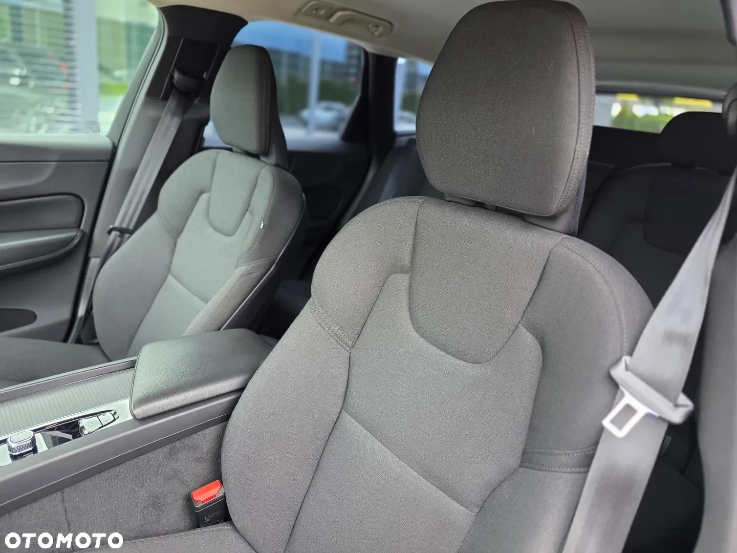 Volvo XC 60 D4 Momentum Pro - 28