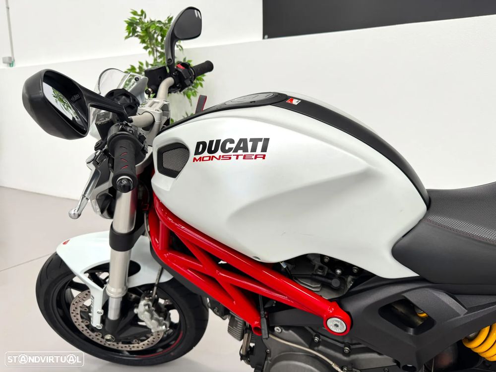 Ducati Monster 796 - 12