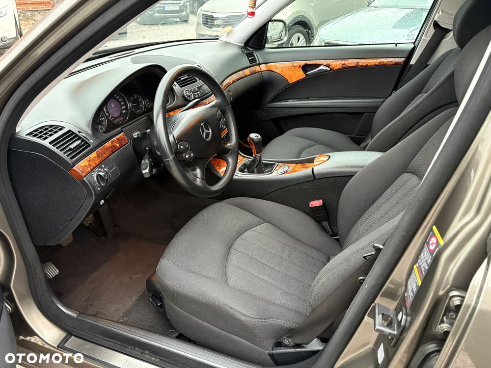 Mercedes-Benz Klasa E 200 CDI Elegance DPF - 7