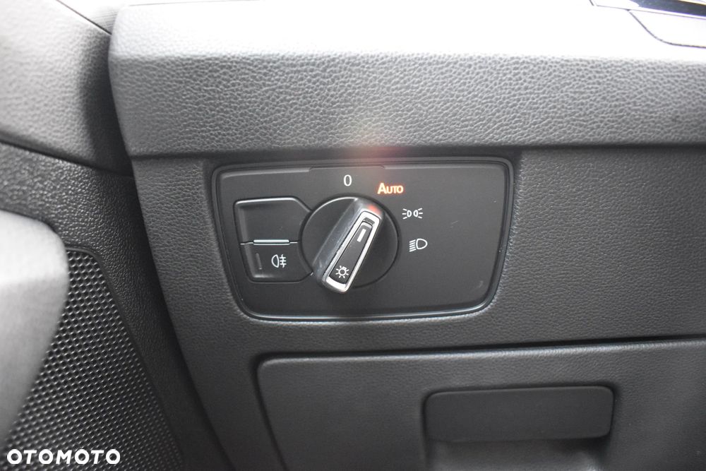 Volkswagen Passat Variant 2.0 TDI EVO Business DSG - 24