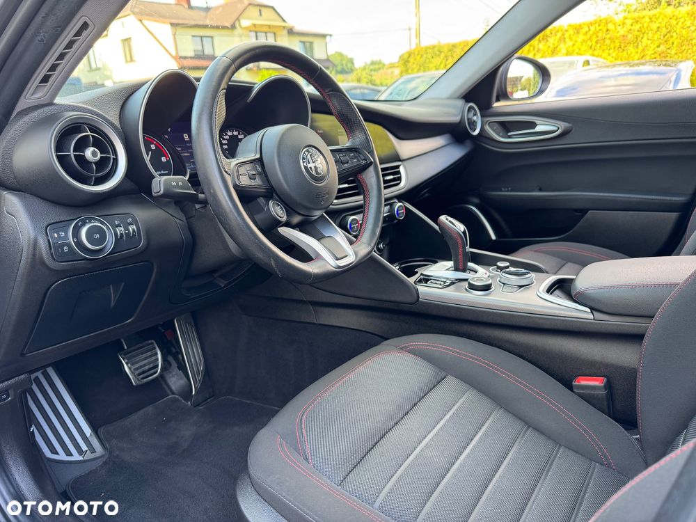 Alfa Romeo Giulia 2.2 AT8 Super - 18