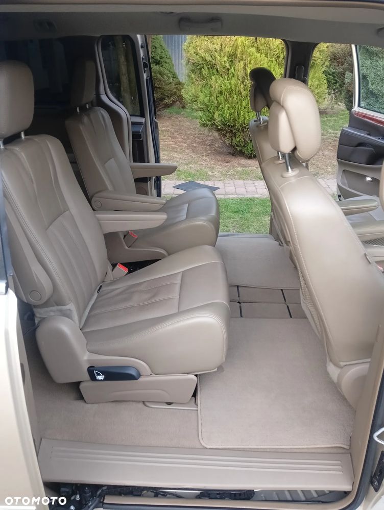 Chrysler Town & Country 3.6 Limited - 20