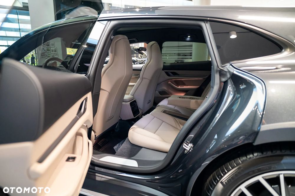 Porsche Taycan 105kWh 4 Cross Turismo - 22