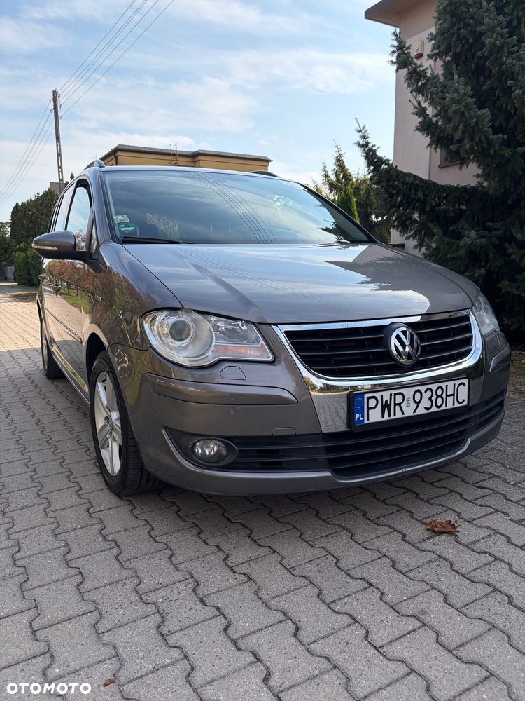 Volkswagen Touran 2010 photo 3
