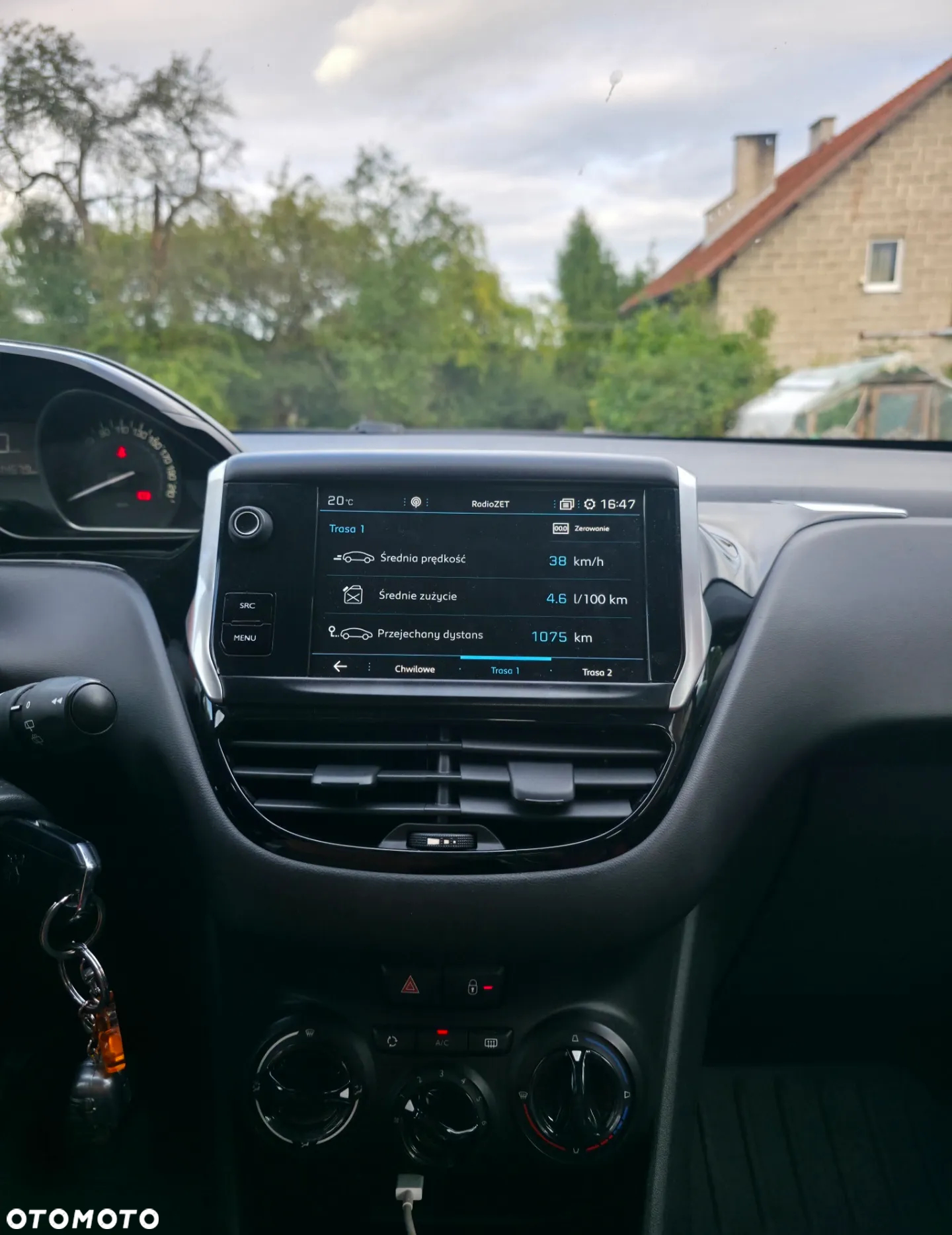 Peugeot 208 1.6 BlueHDi Allure S&S - 10