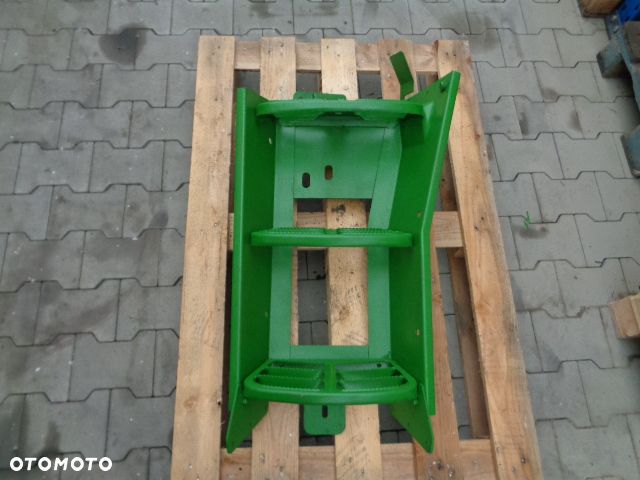 Schodki lewe John Deere 6250R - 1
