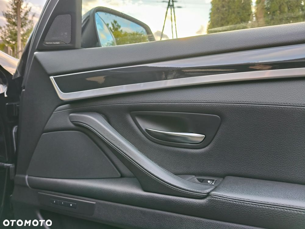 BMW Seria 5 520d xDrive Luxury Line - 15