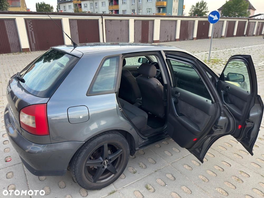 Audi A3 Sportback 1.9 TDI Ambiente - 6