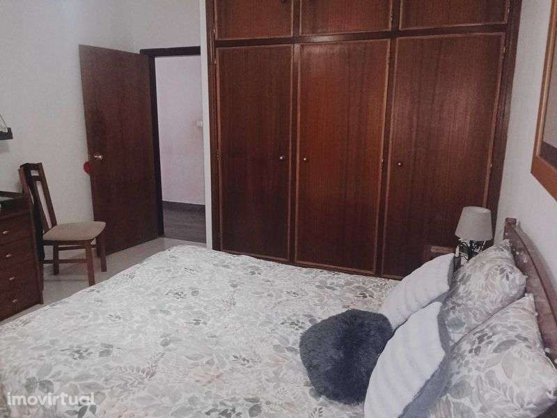 Vende- se moradia T4+1 situado no Crato. - Grande imagem: 5/11