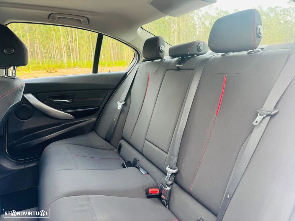 BMW 320 d Pack M - 42