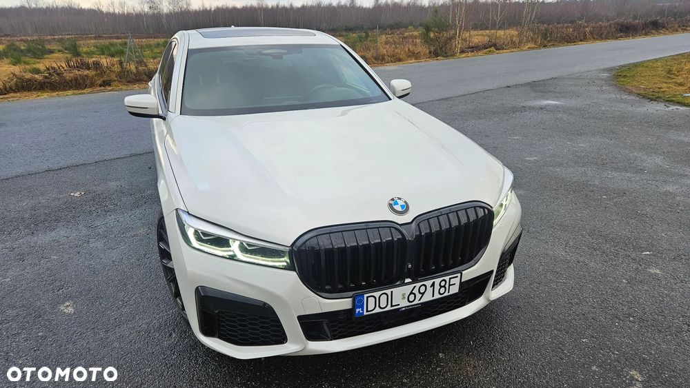BMW Seria 7 750i xDrive - 3