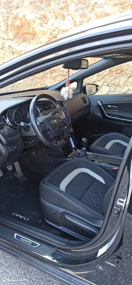 Kia Ceed SW 1.0 T-GDI GT Line - 27