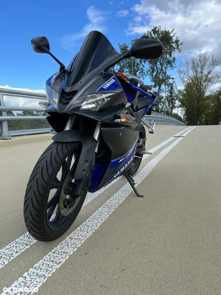 Yamaha YZF - 4