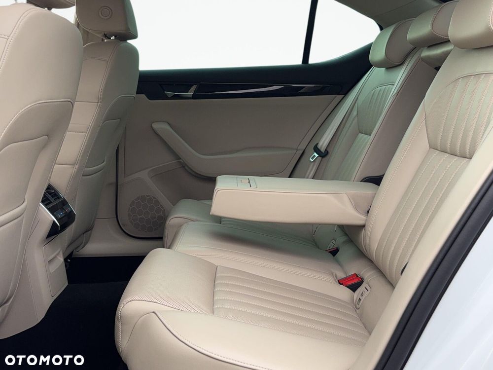 Skoda Superb 2.0 TDI L&K DSG - 30