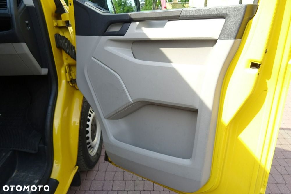 Volkswagen Transporter 2.0 TDI manual furgon serwisówka Sprowadzony - 39