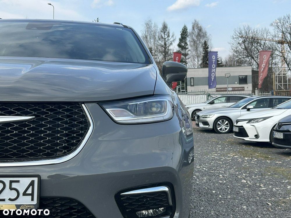 Chrysler Pacifica - 5