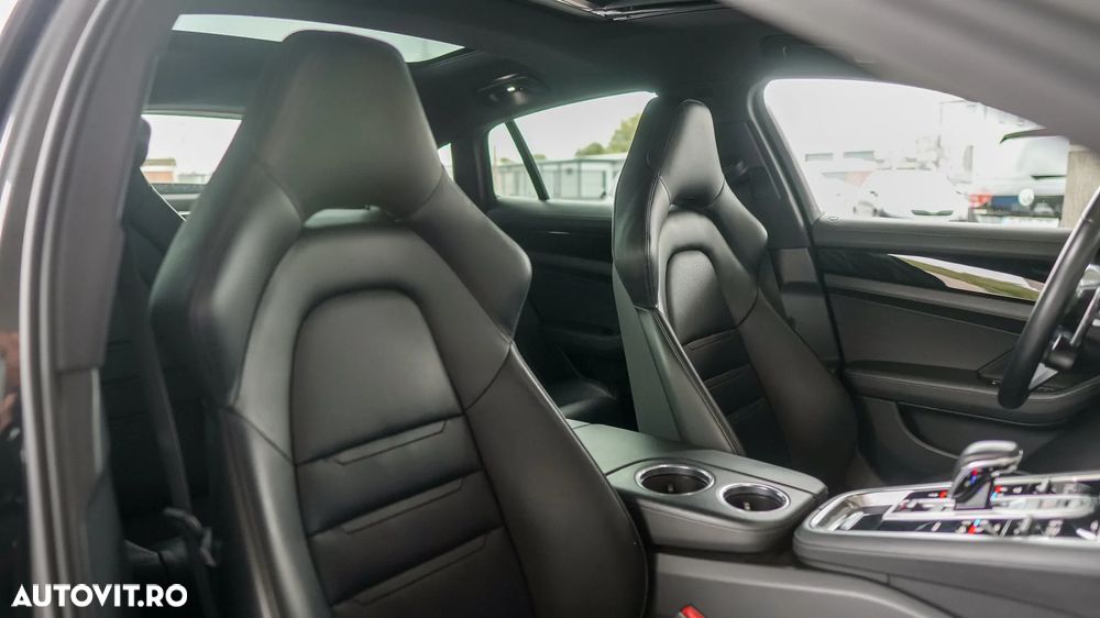 Porsche Panamera 4 E-Hybrid - 38