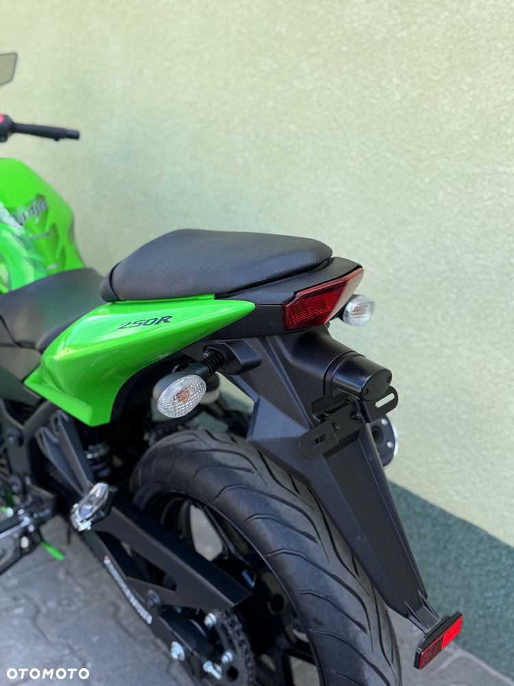 Kawasaki Ninja 250R - 21