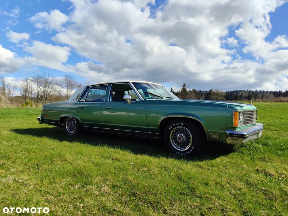 Oldsmobile Regency - 3