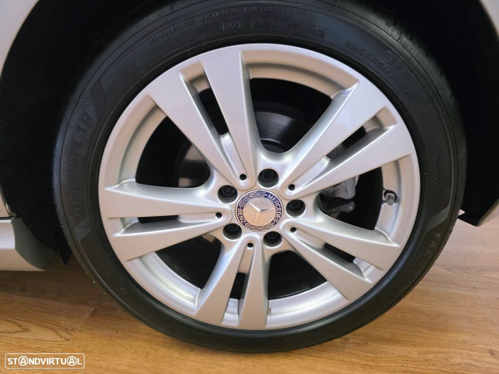 Mercedes-Benz A 180 d Urban - 27