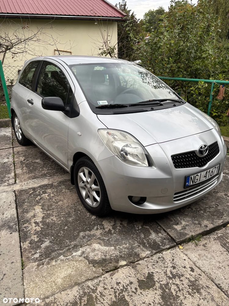 Toyota Yaris - 1