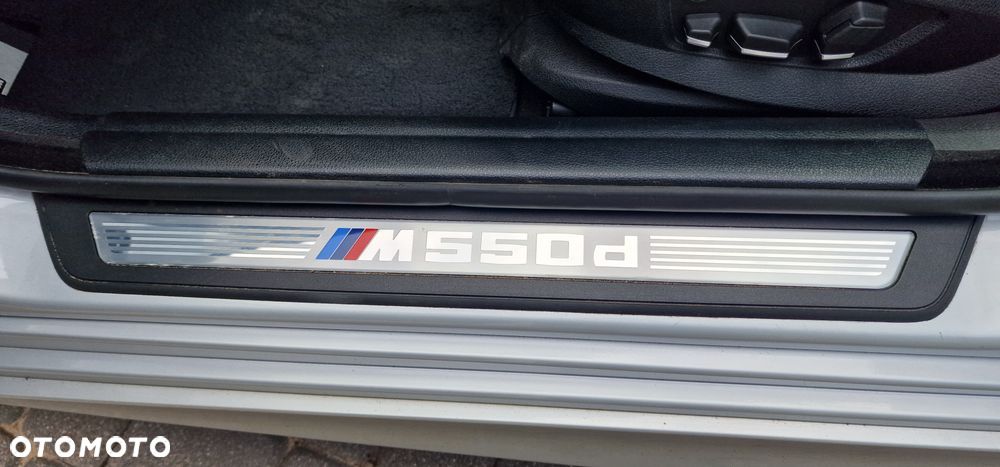 BMW Seria 5 M550d xDrive Touring Sport-Aut - 16