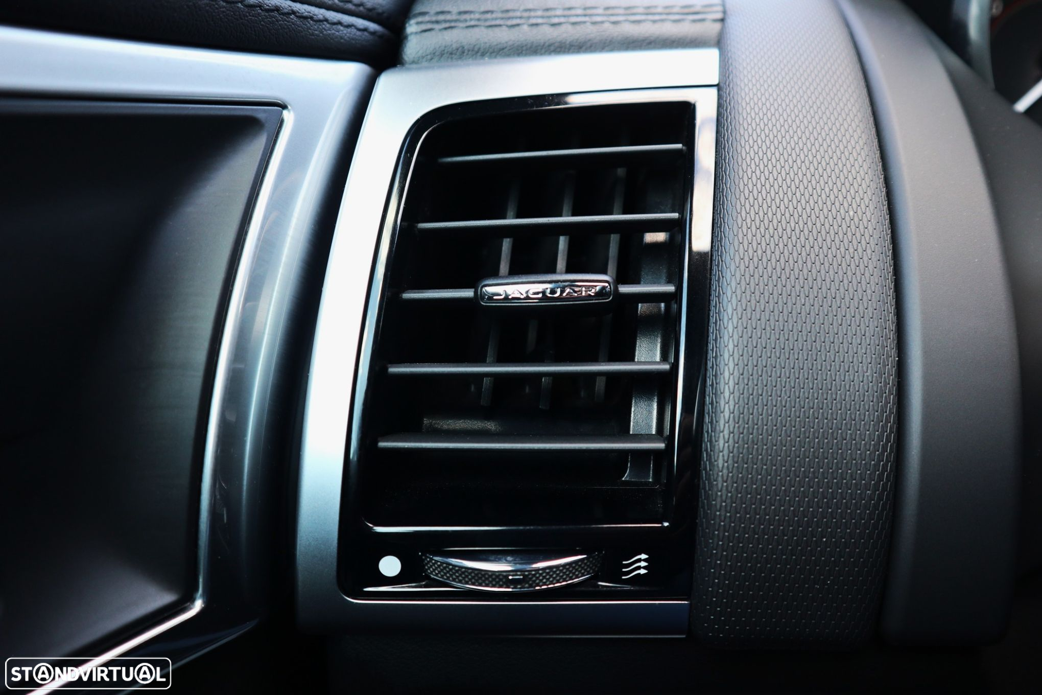 Jaguar F-Type 2.0 i4 R-Dynamic - 40