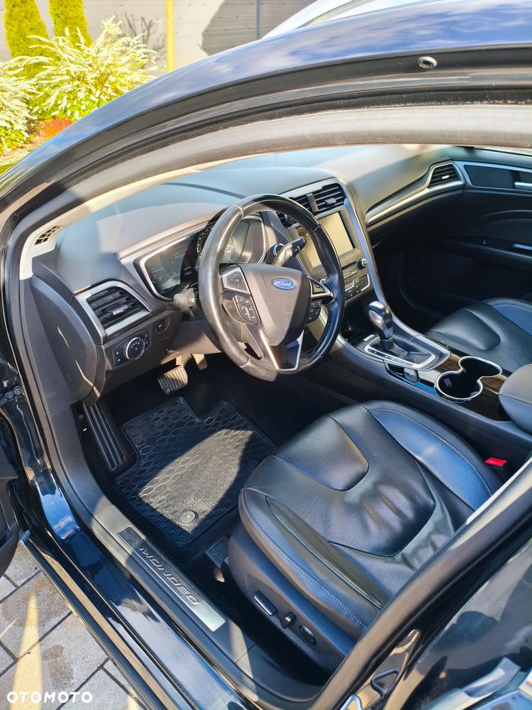 Ford Mondeo 2.0 TDCi Titanium PowerShift - 11