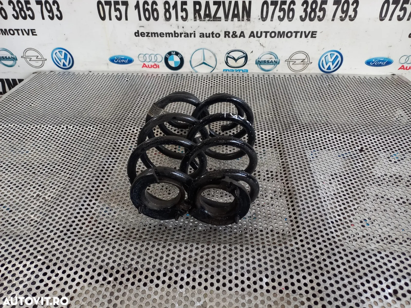 Set Arcuri Spate Bmw Seria 1 F40 F52 An 2017-2018-2019-2020-2021-2022-2023-2024 Stare Foarte Buna - - 2