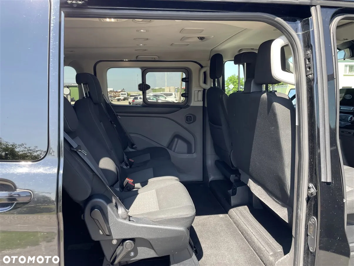 Ford Tourneo Custom - 14
