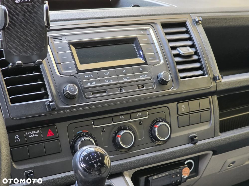 Volkswagen Transporter T6 - 17