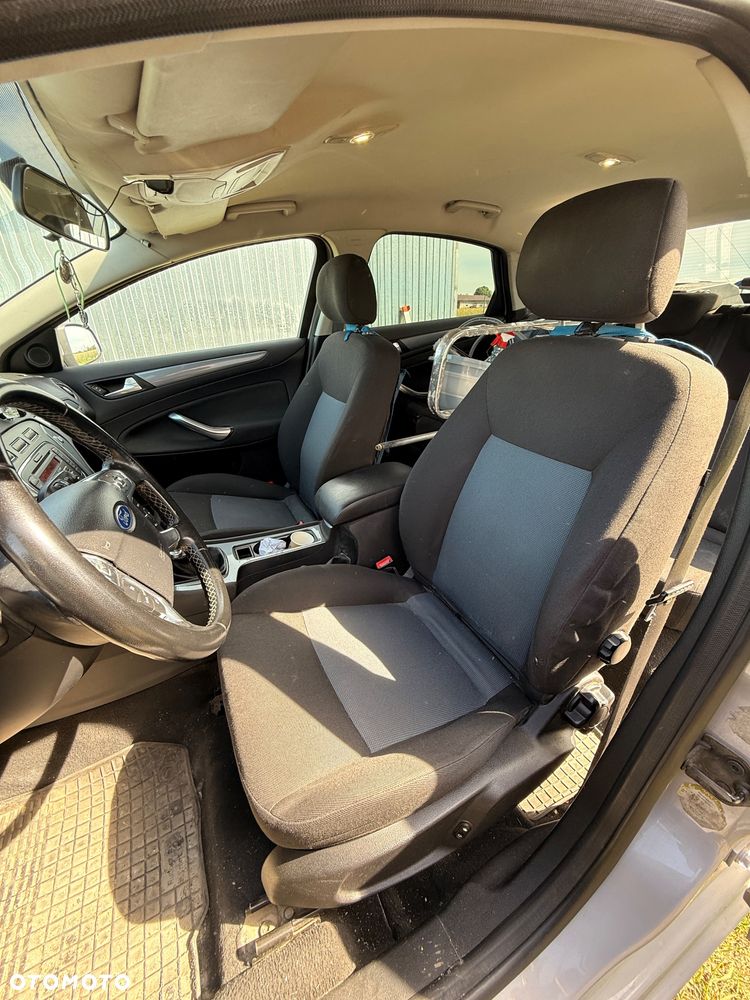 Ford Mondeo 2.0 TDCi Ambiente - 2