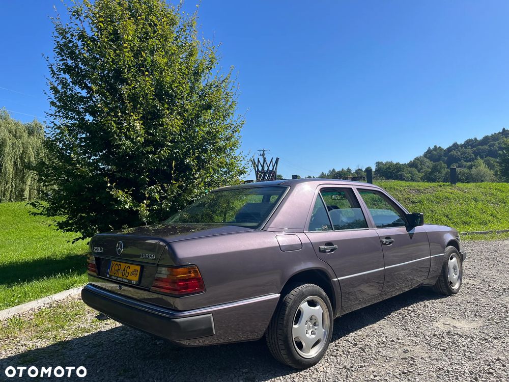 Mercedes-Benz W124 (1984-1993) ver-250-d-turbo - 5