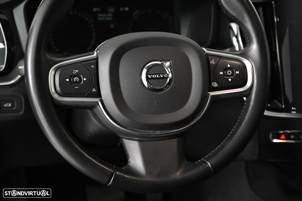 Volvo V60 2.0 D3 Momentum Geartronic - 26