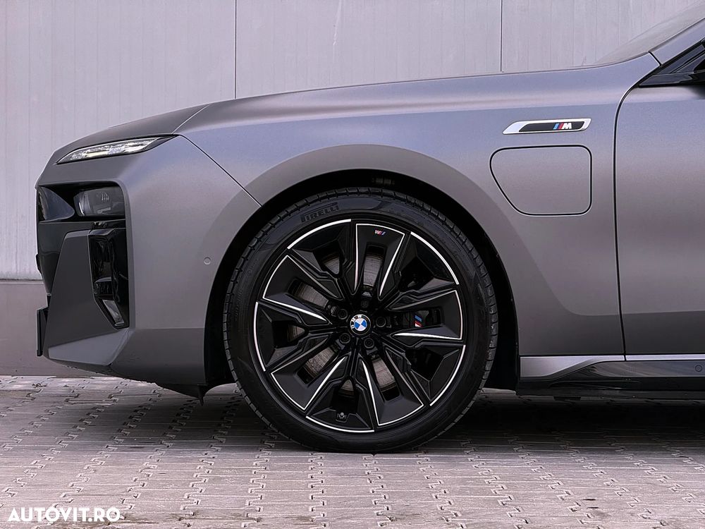 BMW M7 M760e xDrive AT PHEV - 41