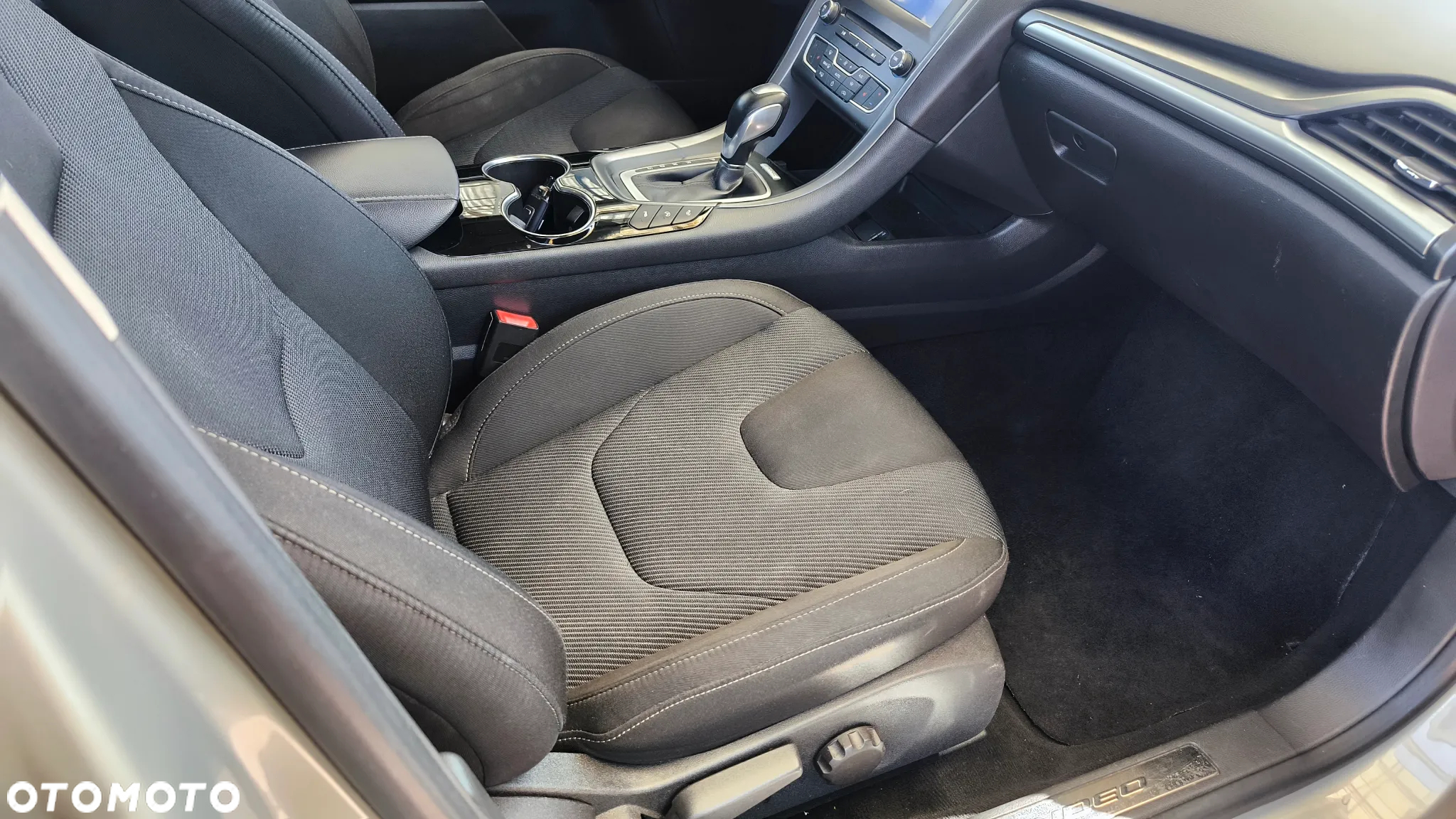 Ford Mondeo 2.0 TDCi Titanium PowerShift - 9