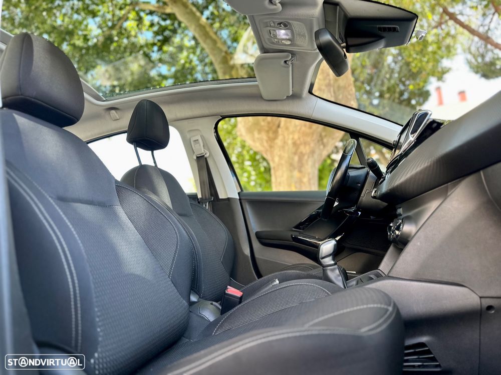 Peugeot 208 82 VTI Allure - 23