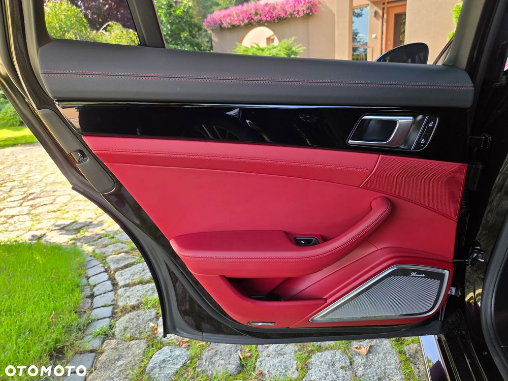 Porsche Panamera GTS - 32