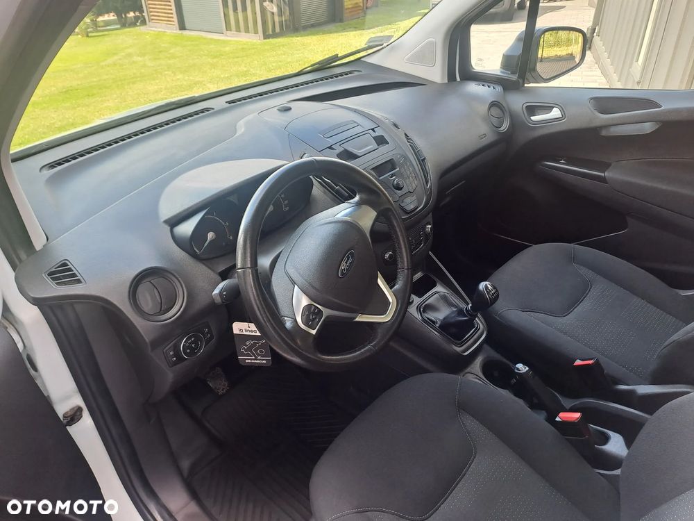 Ford Transit Courier - 11
