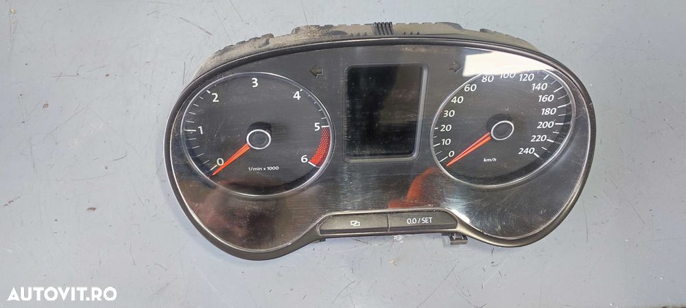 Ceasuri bord volkswagen vw polo 6R an 2010 motor 1.6 CAY cod 6R0920861B - 1