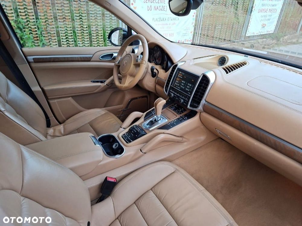 Porsche Cayenne - 6
