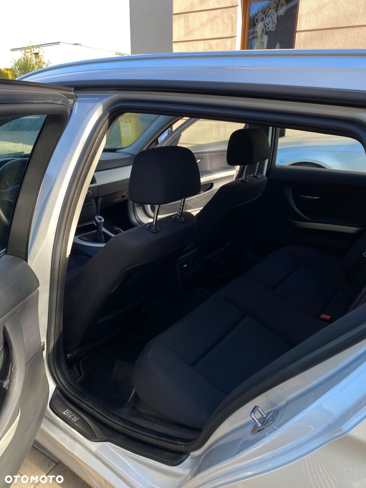 BMW Seria 3 318i - 7
