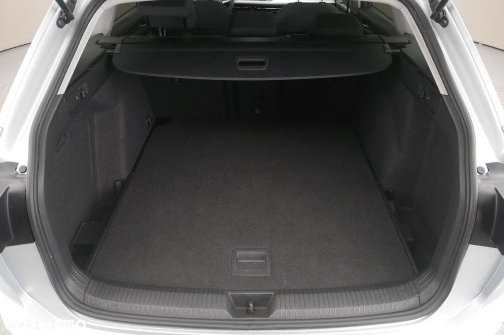 Volkswagen Golf Variant 1.5 eTSI EVO Life DSG - 16