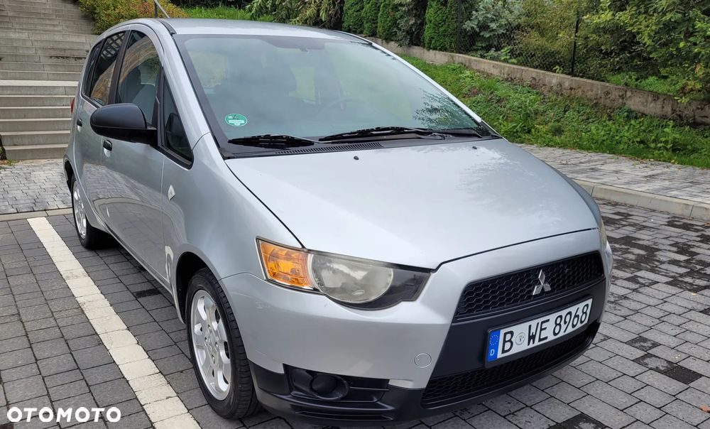 Mitsubishi Colt - 8