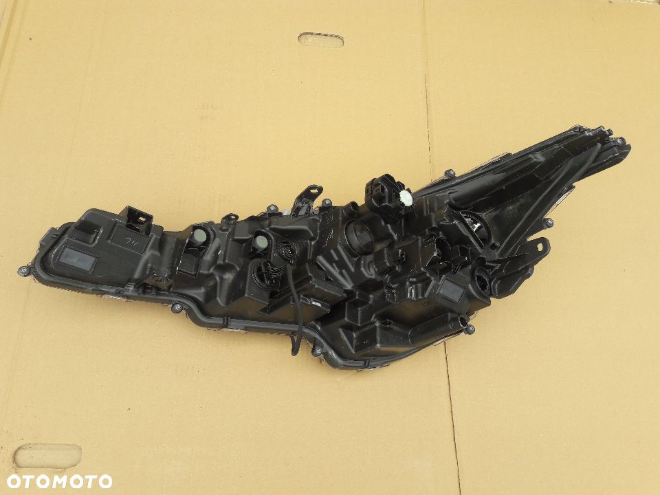 LAMPA PRAWY PRZOD FULL LED TOYOTA COROLLA E21 XII - 4