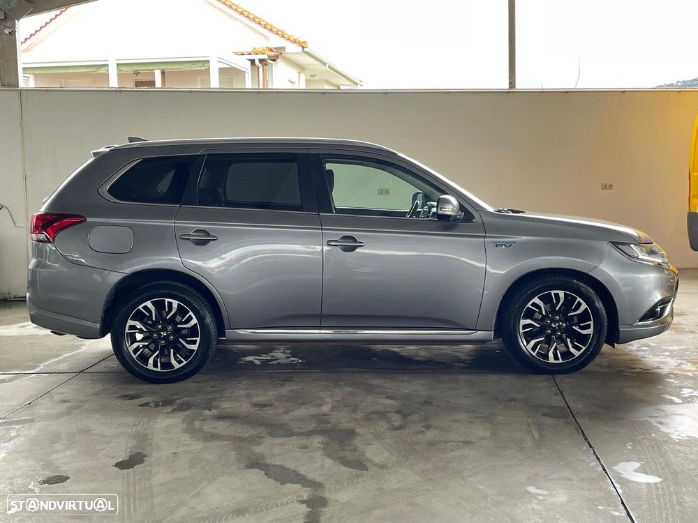 Mitsubishi Outlander 2.0 MIVEC Instyle Navi+ - 6
