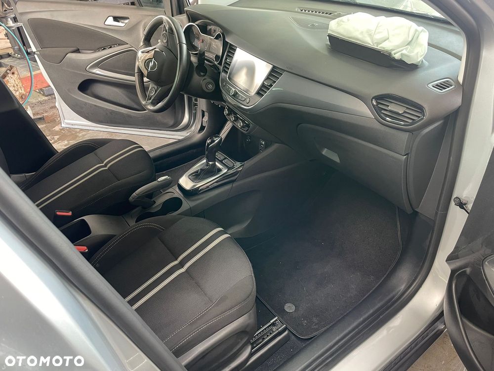 Opel Crossland - 12