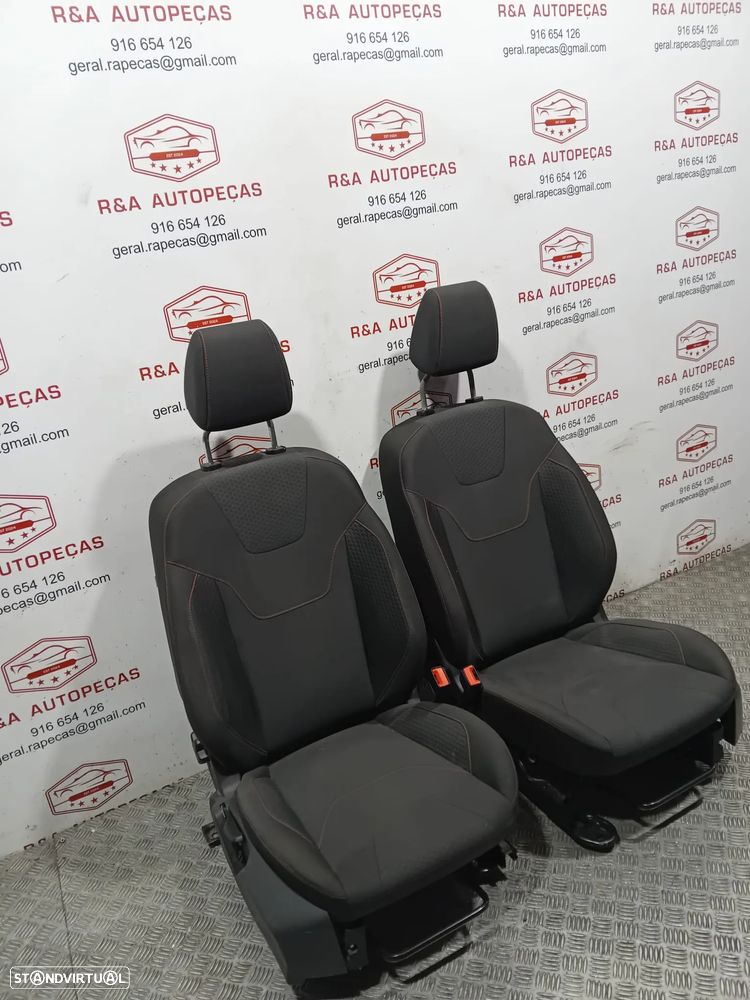 Conjunto de Bancos BMW Série 1 F20 LCI Sport em Tecido Original - 11