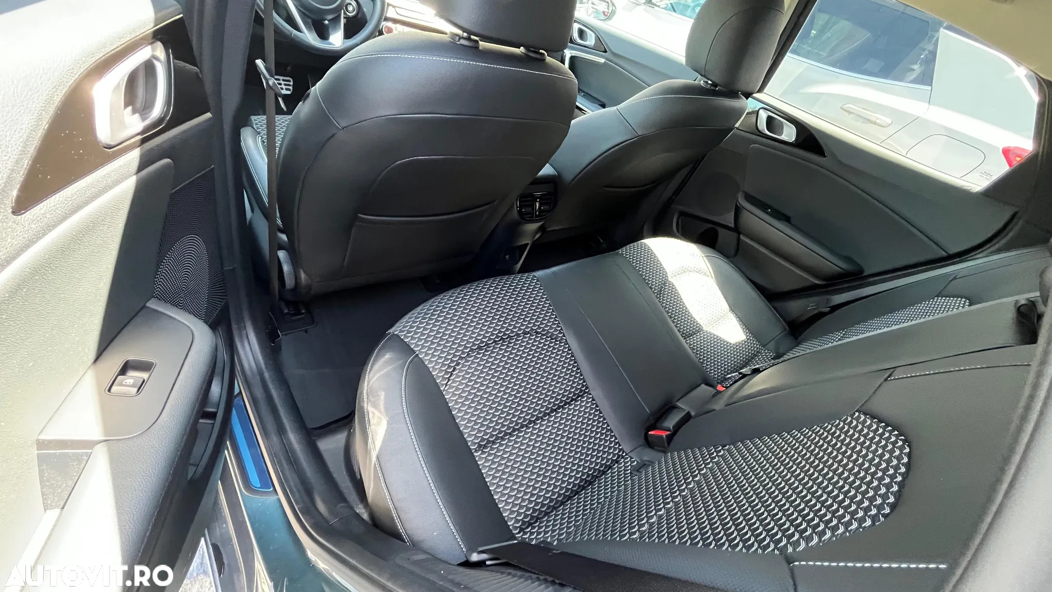 Kia XCeed 1.6 GDI 6DCT PHEV Vision - 9